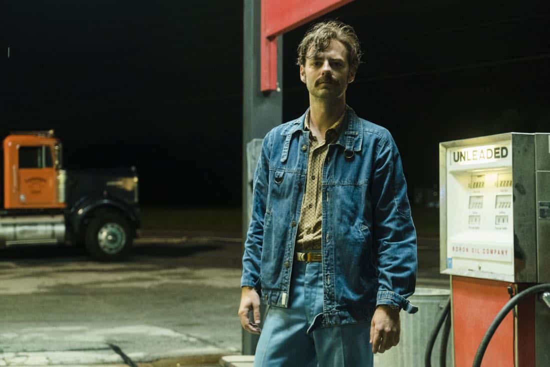 Guest appearance by Jason Kottke - Halt and Catch Fire _ Season 4, Episode 8 - Photo Credit: Tina Rowden/AMC Guest appearance by Jason Kottke - Halt and Catch Fire _ Season 4, Episode 8 - Photo Credit: Tina Rowden/AMC