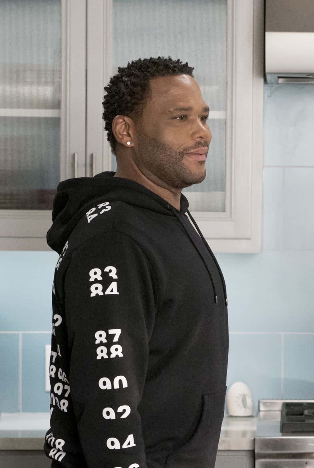 BLACK-ISH - "Mother Nature" - Bow is feeling overwhelmed after the birth of DeVante and learns she is suffering from postpartum depression. Dre urges her to get help and stands by her side while she works through it. Meanwhile, the kids babyproof the house in an effort to help their parents out, on "black-ish," TUESDAY, OCTOBER 10 (9:00-9:30 p.m. EDT), on The ABC Television Network. (ABC/Eric McCandless) ANTHONY ANDERSON