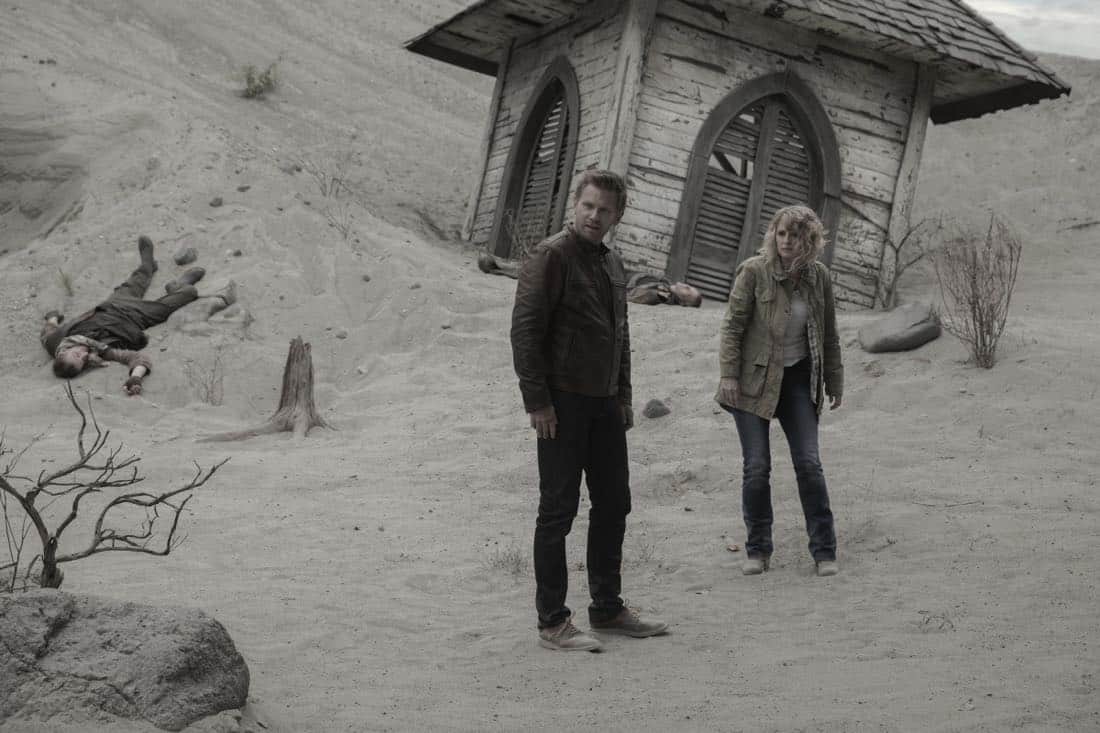 Supernatural -- "The Rising Son" -- Image Number: SN1302a_0151.jpg -- Pictured (L-R): Mark Pellegrino as Lucifer and Samantha Smith as Mary Winchester -- Photo: The CW -- é 2017 The CW Network, LLC All Rights Reserved.