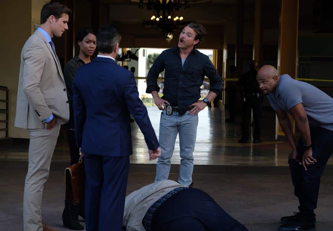 LETHAL WEAPON: Pictured L-R: Guest star Andrew Creer, Michelle MItchenore, guest star Thomas Lennon, Clayne Crawford and Damon Wayans in the "Let it Ride" episode of LETHAL WEAPON airing Tuesday, Oct. 31 (8:00-9:00 PM ET/PT) on FOX. ©2017 Fox Broadcasting Co. CR: Darren Michaels/FOX