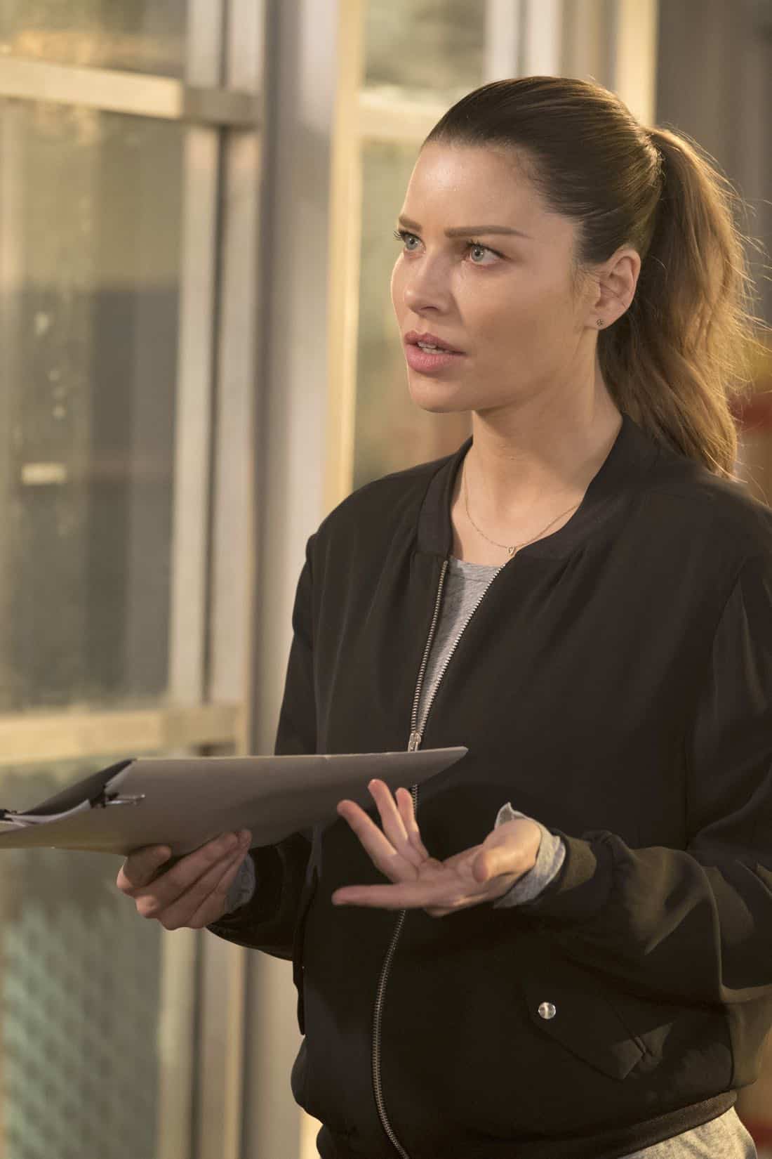 LUCIFER: Lauren German in the “Mr. and Mrs. Mazikeen Smith” episode of LUCIFER airing Monday, Oct. 16 (8:00-9:00 PM ET/PT) on FOX. CR: MICHAEL COURTNEY/FOX LUCIFER: Lauren German in the “Mr. and Mrs. Mazikeen Smith” episode of LUCIFER airing Monday, Oct. 16 (8:00-9:00 PM ET/PT) on FOX. CR: MICHAEL COURTNEY/FOX