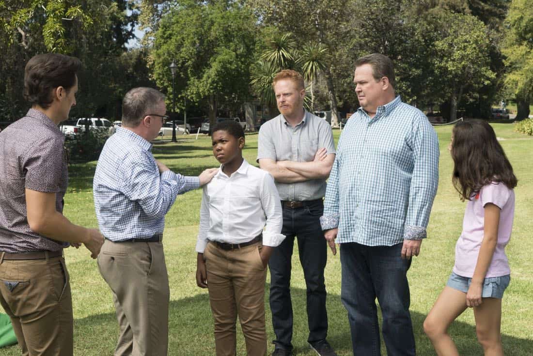 MODERN FAMILY - "Sex, Lies & Kickball" - Jay's best friend, Shorty, is back from Costa Rica and stays at the house so they can catch up and reconnect. However, Shorty is spending more time with Gloria and seems to be avoiding Jay. Meanwhile, Alex is ready to shed her good-girl image and is going to prove to Claire that her relationship with Ben is definitely a sexual relationship, on "Modern Family," WEDNESDAY, OCTOBER 18 (9:00-9:31 p.m. EDT), on The ABC Television Network. (ABC/Ron Tom) CHRISTIAN BARILLAS, NATHAN LANE, CEDRIC JOE, JESSE TYLER FERGUSON, ERIC STONESTREET, AUBREY ANDERSON-EMMONS