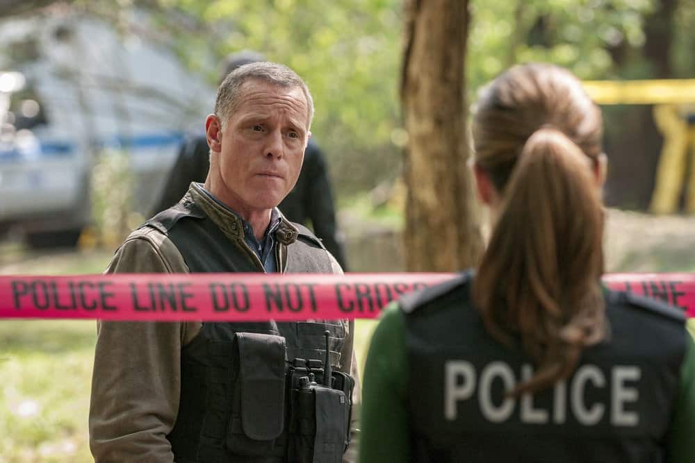 CHICAGO P.D. -- "Home" Episode 505 -- Pictured: (l-r) Jason Beghe as Hank Voight, Marina Squerciati as Kim Burgess -- (Photo by: Matt Dinerstein/NBC) CHICAGO P.D. -- "Home" Episode 505 -- Pictured: (l-r) Jason Beghe as Hank Voight, Marina Squerciati as Kim Burgess -- (Photo by: Matt Dinerstein/NBC)