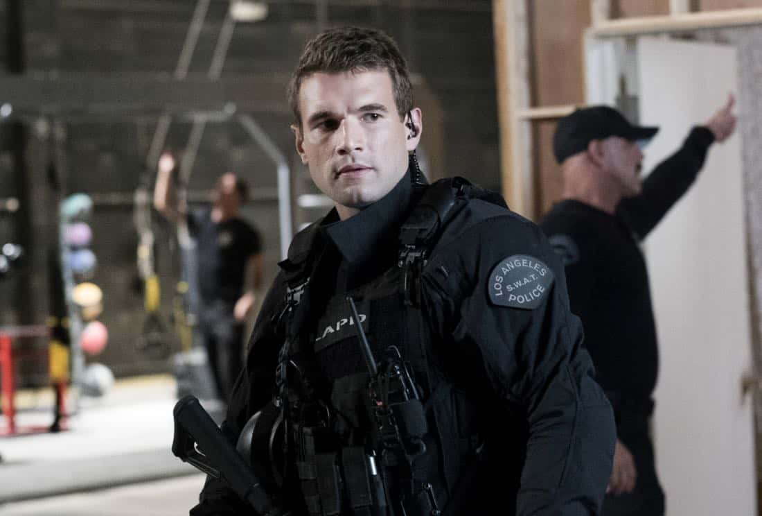 "Cuchillo" -- Hondo and the SWAT team spread out across Los Angeles in pursuit of four escaped convicts, including a violent criminal Jessica helped bring to justice, before department rival Mumford and his team beat them to the collars. Also, Hondo's new role as team leader is called into question when Street displays a flagrant disregard for SWAT protocol, on S.W.A.T., Thursday, Nov. 9 (10:00-11:00, ET/PT) on the CBS Television Network. Pictured: Alex Russell as Jim Street. Photo: Monty Brinton/CBS é2017 CBS Broadcasting, Inc. All Rights Reserved