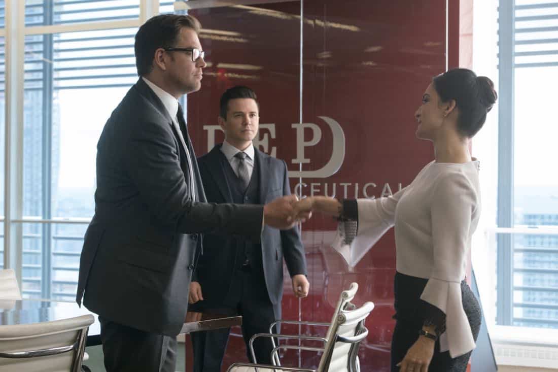 "The Devil, The Detail"-- Bull agrees to help the parents of a former employee sue a drug company when their son commits suicide during a drug trial. However, the task is complicated when the company brings in their own trial scientist, Arti Cander (Emmy Award winner Archie Panjabi), on BULL, Tuesday, Nov 14 (9:00-10:00 PM, ET/PT) on the CBS Television Network. Pictured L-R: Michael Weatherly as Dr. Jason Bull, Freddy Rodriguez as Benny Colón, and Archie Punjabi as Arti Cander Photo: David Giesbrecht/CBS ©2017 CBS Broadcasting, Inc. All Rights Reserved