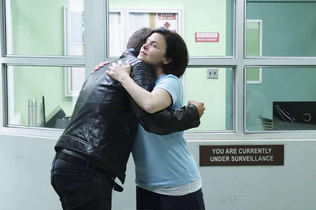 “Pamilya” – Newcomer Jim Street jeopardizes his spot on Hondo’s team when he agrees to do a favor for his incarcerated mother that endangers his SWAT career. Also, the SWAT team searches for the ruthless mastermind behind a drug trafficking ring that forces immigrants to be mules, on S.W.A.T., Thursday, Nov. 16 (10:00-11:00, ET/PT) on the CBS Television Network. Sherilyn Fenn guest stars as Karen Street, Jim Street’s mother. Pictured left to right: Alex Russell as Jim Street and Sherilyn Fenn as Karen Street. Photo: Monty Brinton/CBS ©2017 CBS Broadcasting, Inc. All Rights Reserved “Pamilya” – Newcomer Jim Street jeopardizes his spot on Hondo’s team when he agrees to do a favor for his incarcerated mother that endangers his SWAT career. Also, the SWAT team searches for the ruthless mastermind behind a drug trafficking ring that forces immigrants to be mules, on S.W.A.T., Thursday, Nov. 16 (10:00-11:00, ET/PT) on the CBS Television Network. Sherilyn Fenn guest stars as Karen Street, Jim Street’s mother. Pictured left to right: Alex Russell as Jim Street and Sherilyn Fenn as Karen Street. Photo: Monty Brinton/CBS ©2017 CBS Broadcasting, Inc. All Rights Reserved