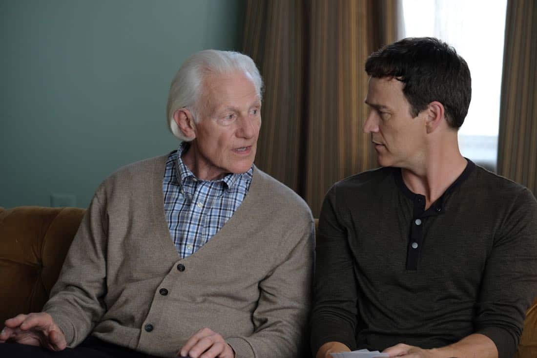 THE GIFTED: L-R: Guest star J. Barry and Stephen Moyer in the "threat of eXtinction" episode of THE GIFTED airing Monday, Nov. 20 (9:00-10:00 PM ET/PT) on FOX. ©2017 Fox Broadcasting Co. Cr: Eliza Morse/FOX THE GIFTED: L-R: Guest star J. Barry and Stephen Moyer in the "threat of eXtinction" episode of THE GIFTED airing Monday, Nov. 20 (9:00-10:00 PM ET/PT) on FOX. ©2017 Fox Broadcasting Co. Cr: Eliza Morse/FOX