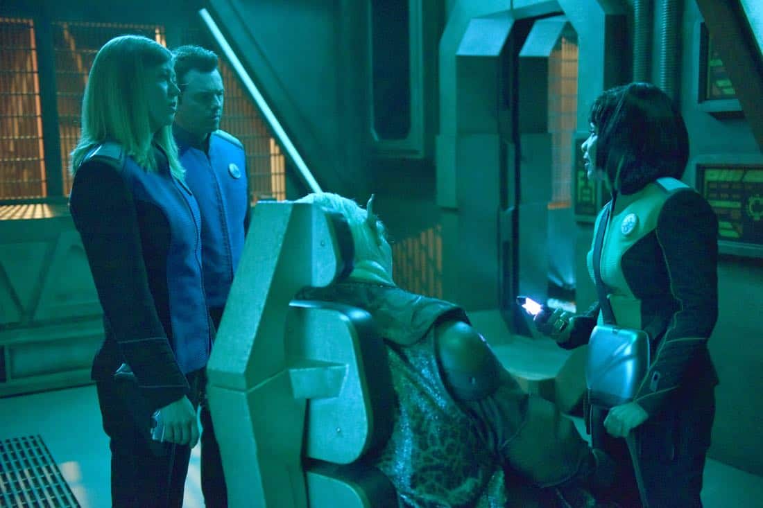 THE ORVILLE: L-R: Adrianne Palicki, Seth MacFarlane, guest star Paul Vogt and Penny Johnson Jerald in the "New Dimensions" episode of THE ORVILLE airing Thursday, Nov. 30 (9:01-10:00 PM ET/PT) on FOX. ©2017 Fox Broadcasting Co. Cr: Michael Becker/FOX