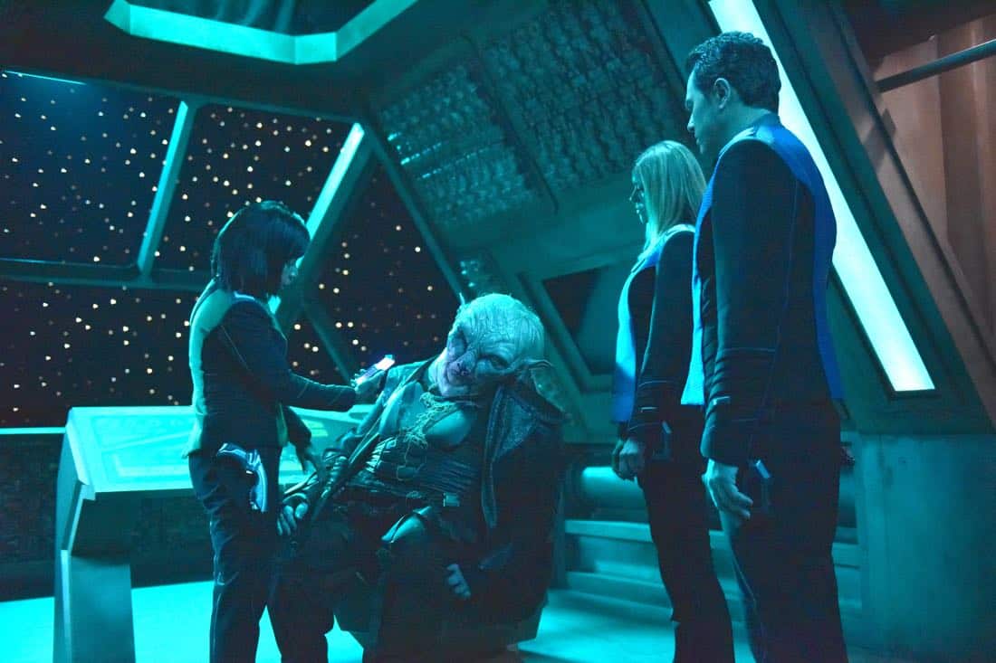 THE ORVILLE: L-R: Penny Johnson Jerald, guest star Paul Vogt, Adrianne Palicki and Seth MacFarlane in the "New Dimensions" episode of THE ORVILLE airing Thursday, Nov. 30 (9:01-10:00 PM ET/PT) on FOX. ©2017 Fox Broadcasting Co. Cr: Michael Becker/FOX
