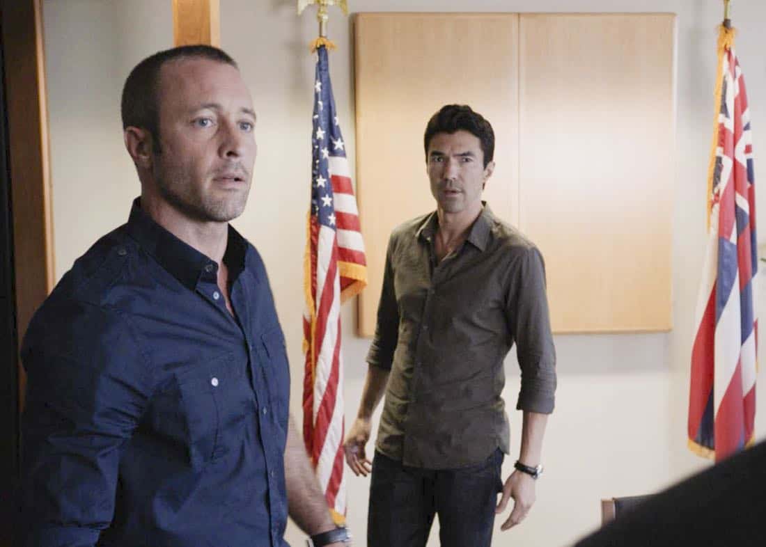 "Ka hopu nui 'ana"-- When an FBI agent who was cracking down on organized crime is killed, McGarrett rounds up every gang-related criminal on the island to find the culprit. Also, McGarrett tasks Adam with forming a new division within Five-0 to take on organized crime, on HAWAII FIVE-0, Friday, Jan. 5 (9:00-10:00 PM, ET/PT) on the CBS Television Network. Pictured left to right: Alex O'Loughlin as Steve McGarrett and Ian Anthony Dale as Adam Noshimuri. Photo credit: Screengrab/é2017 CBS Broadcasting, Inc. All Rights Reserved. ("Ka hopu nui 'ana" is Hawaiian for "The Round Up")