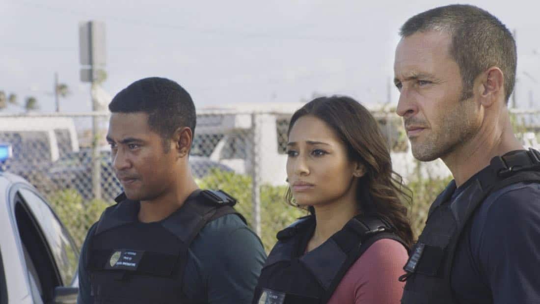 "O ka mea ua hala, ua hala ia."-- When a man accused of killing his wife threatens to commit suicide, Grover reveals how he too was once on the brink of taking his own life, on HAWAII FIVE-0, Friday, Jan. 12 (9:00-10:00 PM, ET/PT) on the CBS Television Network. Chi McBride appears in a PSA for the National Suicide Prevention Lifeline at the end of the episode. Pictured left to right: Beulah Koale as Junior Reigns, Meaghan Rath as Tani Rey and Alex O'Loughlin as Steve McGarrett. Photo credit: Screengrab/é2017 CBS Broadcasting, Inc. All Rights Reserved. ("O ka mea ua hala, ua hala ia." is Hawaiian for "What is Gone is Gone.")