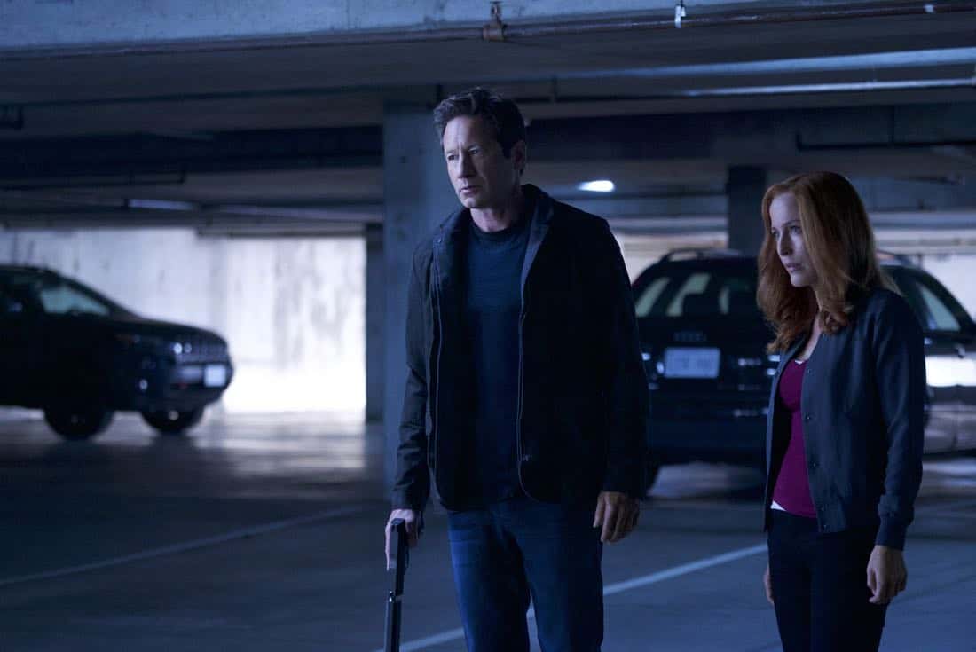 THE X-FILES: L-R: David Duchovny and Gillian Anderson in the "This" episode of THE X-FILES airing Wednesday, Jan. 10 (8:00-9:00 PM ET/PT) on FOX. ©2017 Fox Broadcasting Co. Cr: Shane Harvey/FOX
