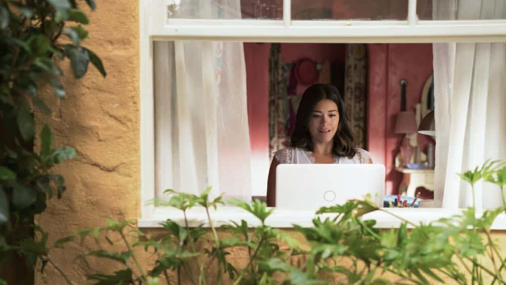 Jane The Virgin -- "Chapter Seventy-Three" -- Image Number: JAV409a_0006.jpg -- Pictured: Gina Rodriguez as Jane -- Photo: Michael Desmond/The CW -- é 2018 The CW Network, LLC. All Rights Reserved. Jane The Virgin -- "Chapter Seventy-Three" -- Image Number: JAV409a_0006.jpg -- Pictured: Gina Rodriguez as Jane -- Photo: Michael Desmond/The CW -- é 2018 The CW Network, LLC. All Rights Reserved.