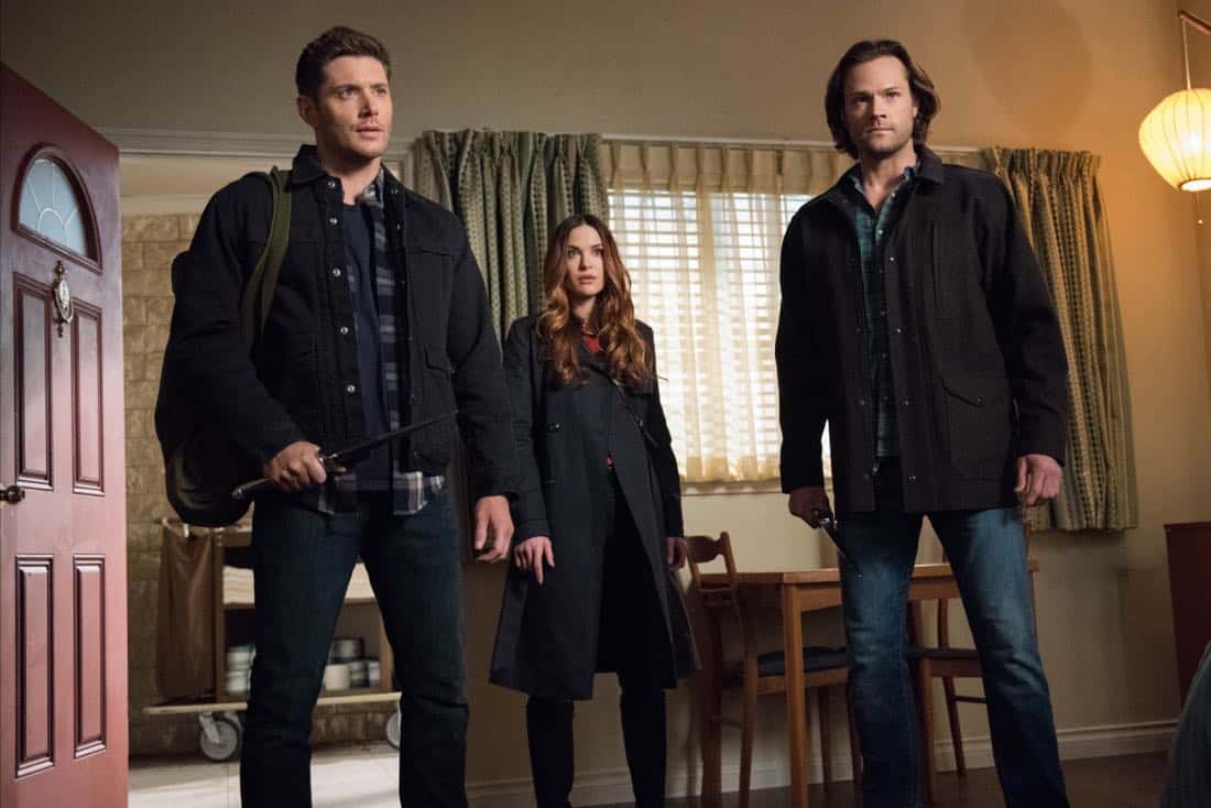 Supernatural -- "Devil's Bargain" -- Image Number: SN1313a_0030b.jpg -- Pictured (L-R): Jensen Ackles as Dean, Danneel Ackles as Jo and Jared Padalecki as Sam -- Photo: Dean Buscher/The CW -- é 2018 The CW Network, LLC All Rights Reserved