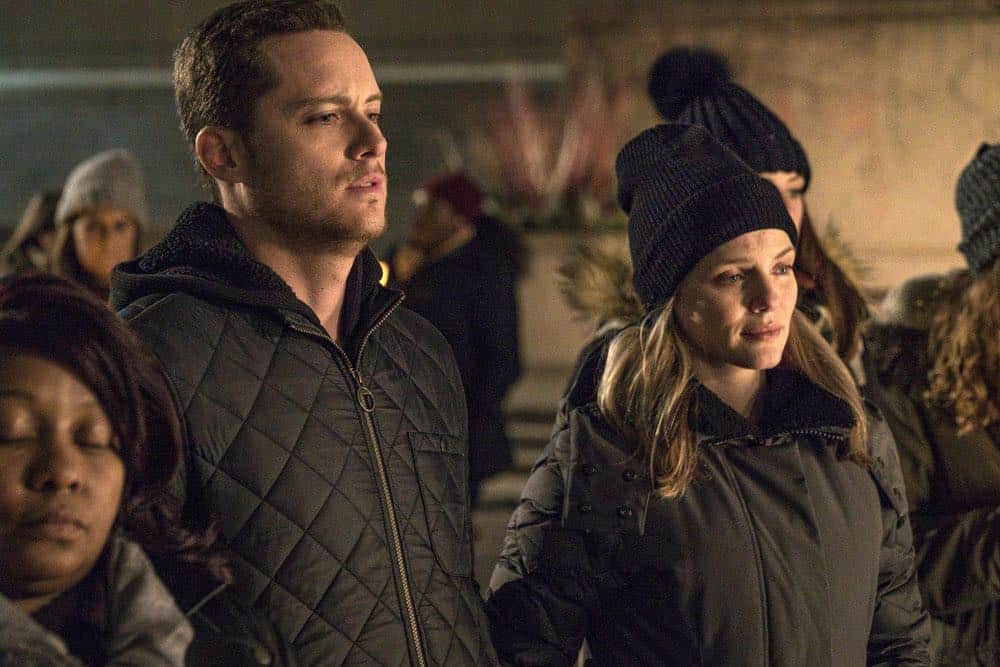CHICAGO P.D. -- "Anthem" Episode 514 -- Pictured: (l-r) Jesse Lee Soffer as Jay Halstead, Tracy Spiridakos as Hailey Upton -- (Photo by: Matt Dinerstein/NBC)