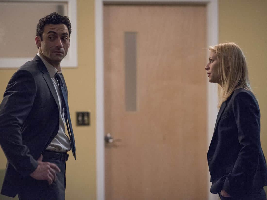 Morgan Spector as Dante and Claire Danes as Carrie Mathison in HOMELAND (Season 7, Episode 01, "Enemy of the State") - Photo: Antony Platt/SHOWTIME - Photo: HOMELAND_701_5982.R.jpg