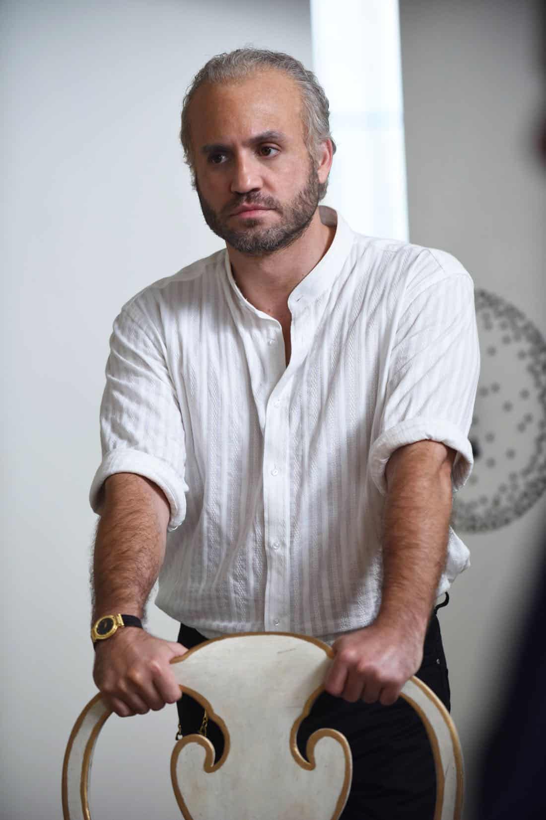 THE ASSASSINATION OF GIANNI VERSACE: AMERICAN CRIME STORY "Don't Ask Don't Tell" Episode 5 (Airs Wednesday, February 14, 10:00 p.m. e/p) -- Pictured: Edgar Ramirez as Gianni Versace. CR: Ray Mickshaw/FX