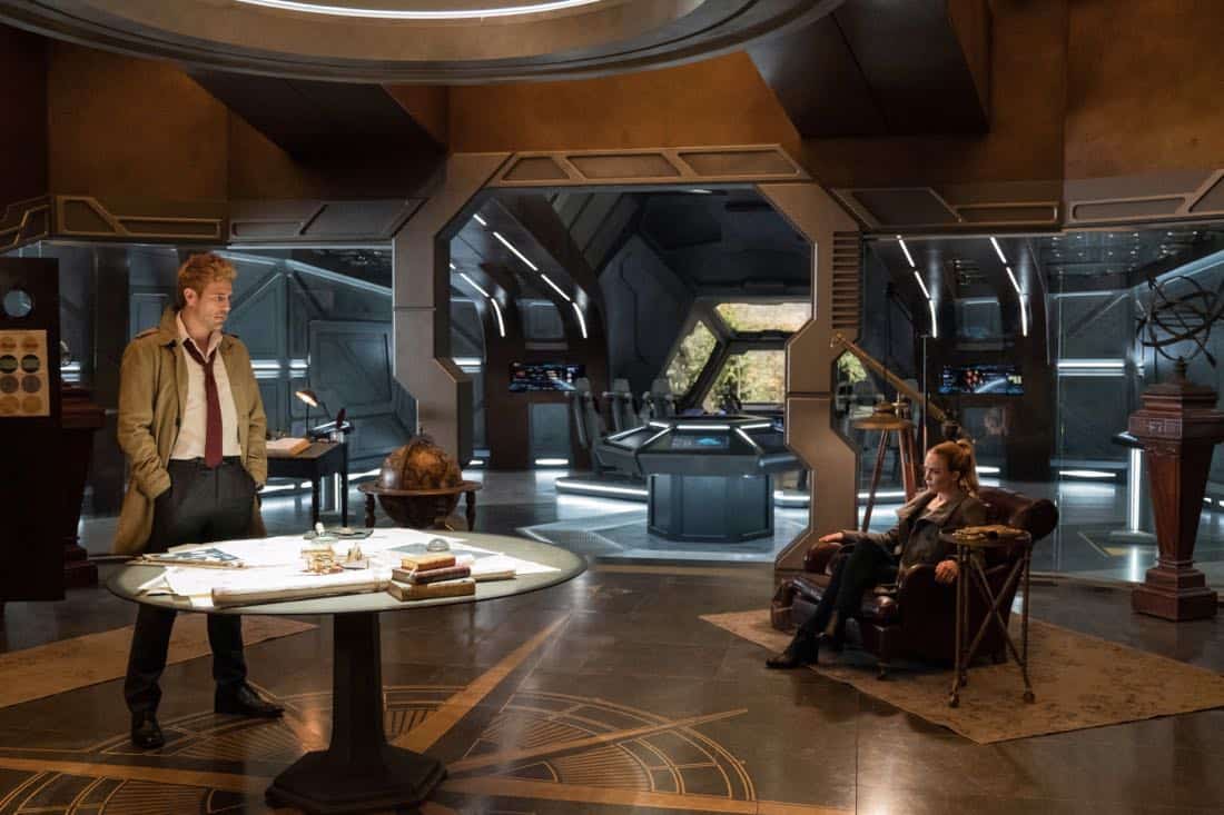 DC's Legends of Tomorrow -- "Daddy Darhkest" -- Image Number: LGN310a_0337b.jpg -- Pictured (L-R): Matt Ryan as Constantine and Caity Lotz as Sara Lance/White Canary -- Photo: Jeff Weddell/The CW -- é 2018 The CW Network, LLC. All Rights Reserved.