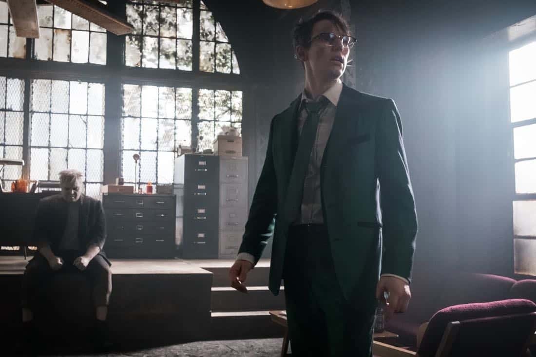 GOTHAM: L-R: Drew Powell and Cory Michael Smith in the “Pieces Of A Broken Mirror” spring premiere episode of GOTHAM airing Thursday, Mar. 1 (8:00-9:00 PM ET/PT) on FOX. ©2018 Fox Broadcasting Co. Cr: Jeff Neumann/FOX GOTHAM: L-R: Drew Powell and Cory Michael Smith in the “Pieces Of A Broken Mirror” spring premiere episode of GOTHAM airing Thursday, Mar. 1 (8:00-9:00 PM ET/PT) on FOX. ©2018 Fox Broadcasting Co. Cr: Jeff Neumann/FOX
