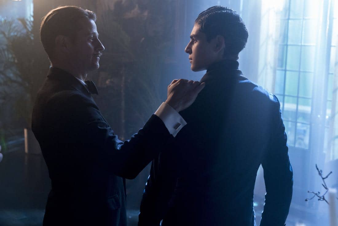 GOTHAM: L-R: Ben McKenzie and David Mazouz in the “A Dark Knight: A Beautiful Darkness” episode of GOTHAM airing Thursday, March 8 (8:00-9:00 PM ET/PT) on FOX. ©2018 Fox Broadcasting Co. Cr: David Giesbrecht/FOX GOTHAM: L-R: Ben McKenzie and David Mazouz in the “A Dark Knight: A Beautiful Darkness” episode of GOTHAM airing Thursday, March 8 (8:00-9:00 PM ET/PT) on FOX. ©2018 Fox Broadcasting Co. Cr: David Giesbrecht/FOX