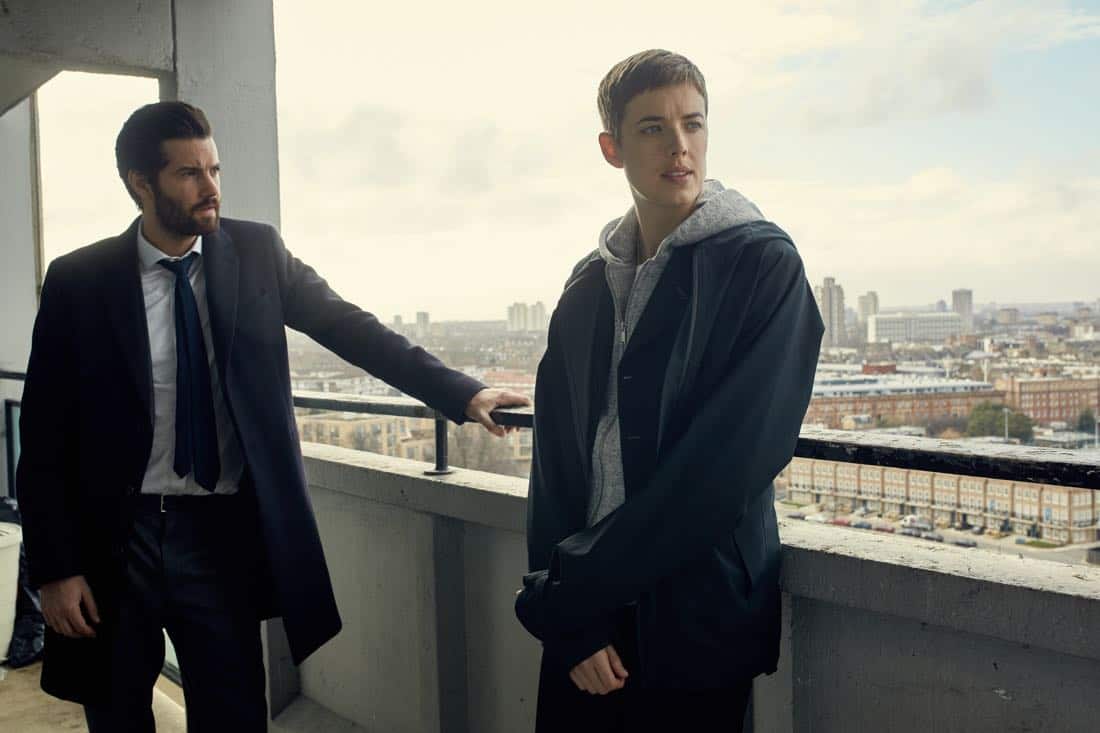 HARD SUN -- "The Sun, The Moon, The Truth" - Episode 101 - Malcontent police detective, DCI Charlie Hicks is deeply suspicious of his new partner DI Elaine Renko. But their first investigation into what seems like a straightforward case of suicide exposes a state secret that will connect them for life. Charlie Hicks (Jim Sturgess) and Elaine Renko (Agyness Deyn) shown. (Photo by: Robert Viglasky/Hulu)