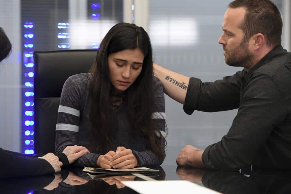 BLINDSPOT -- "Deductions" Episode 315 -- Pictured: (l-r) Kristina Reyes as Avery, Sullivan Stapleton as Kurt Weller -- (Photo by: David Giesbrecht/NBC)