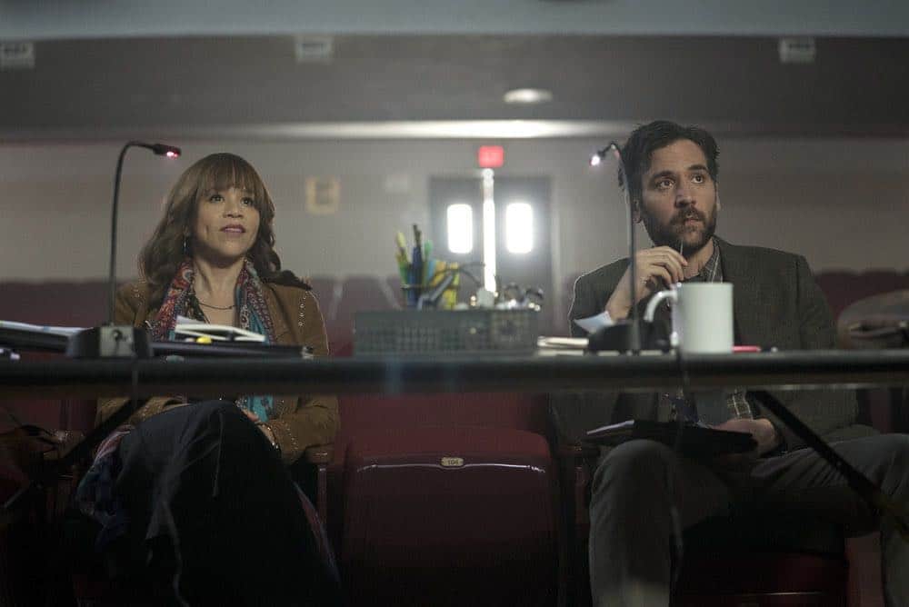 RISE -- Pilot -- Pictured: (l-r) Rosie Perez as Tracey Wolfe, Josh Radnor as Lou Mazzuchelli -- (Photo by: Peter Kramer/NBC)