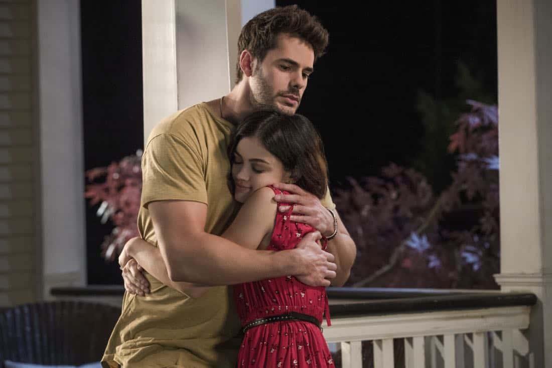 Life Sentence -- "Re-Inventing the Abbotts" -- Image Number: LFS102c_0431b.jpg -- Pictured (L-R): Jayson Blair as Aiden and Lucy Hale as Stella -- Photo: Jack Rowand/The CW -- é 2018 The CW Network, LLC. All Rights Reserved.