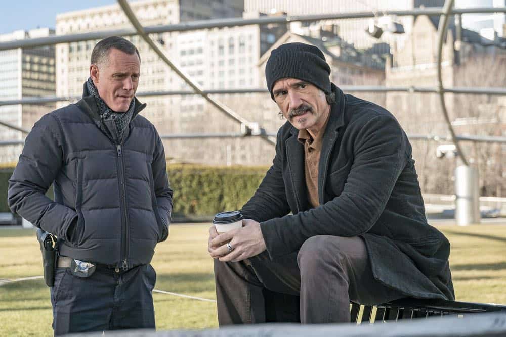 CHICAGO P.D. -- "Ghosts" Episode 518 -- Pictured: (l-r) Jason Beghe as Hank Voight, Elias Koteas as Alvin Olinsky -- (Photo by: Matt Dinerstein/NBC) CHICAGO P.D. -- "Ghosts" Episode 518 -- Pictured: (l-r) Jason Beghe as Hank Voight, Elias Koteas as Alvin Olinsky -- (Photo by: Matt Dinerstein/NBC)