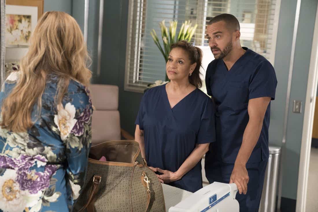GREY'S ANATOMY - "Caught Somewhere in Time" - Maggie and Jackson are enjoying spending time together, but he must turn his concentration toward the groundbreaking vaginoplasty surgery he has scheduled with Catherine and Richard. Meanwhile, Meredith and Jo hit a roadblock with their contest submission, so Jo helps Bailey with an incoming trauma patient who used to be an astronaut, on "Grey's Anatomy," THURSDAY, MARCH 22 (8:00-9:00 p.m. EDT), on The ABC Television Network. (ABC/Mitch Haaseth) DEBBIE ALLEN, JESSE WILLIAMS