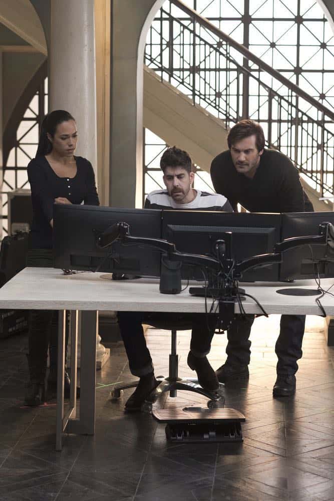 Taken-Episode-8-Season-2-Strelochnik-01.jpg