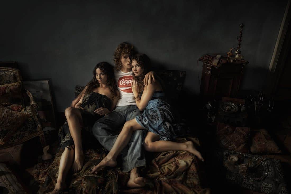 TRUST -- Pictured: (l-r) Sarah Bellini as Jutta Winkelmann, Harris Dickinson as J. Paul Getty III, Laura Bellini as Martine Zacher. CR: Kurt Iswarienko/FX TRUST -- Pictured: (l-r) Sarah Bellini as Jutta Winkelmann, Harris Dickinson as J. Paul Getty III, Laura Bellini as Martine Zacher. CR: Kurt Iswarienko/FX