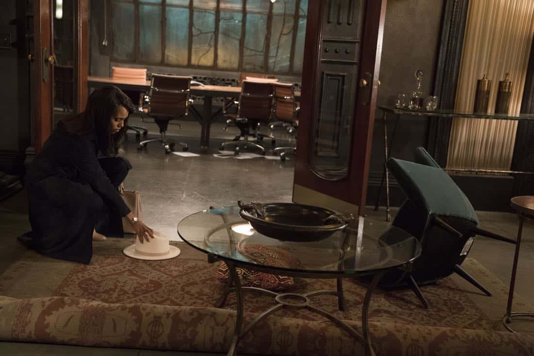 SCANDAL - "The Noise" - When Charlie is taken into custody for the hijacking of Air Force Two, Quinn is faced with an important choice. Meanwhile, Cyrus is pulling the strings behind closed doors and sets out to recruit Jake to join him on his quest for the White House, on "Scandal," airing THURSDAY, MARCH 29 (10:00-11:00 p.m. EDT), on The ABC Television Network. (ABC/Mitch Haaseth) KERRY WASHINGTON