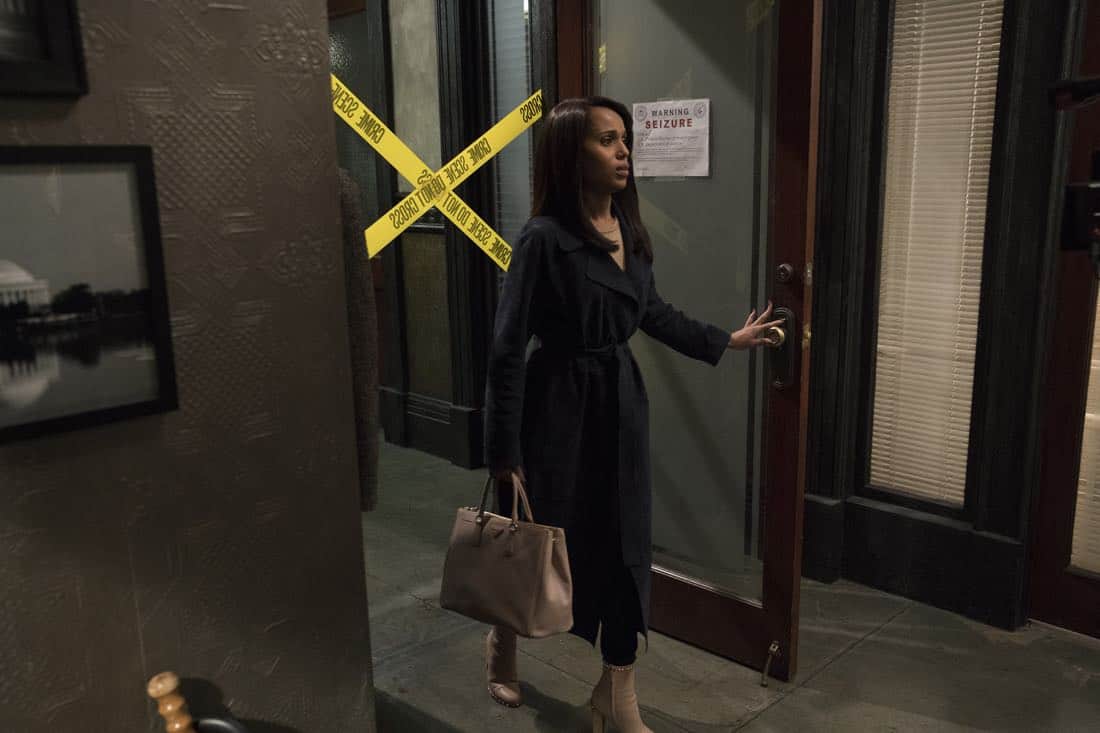 SCANDAL - "The Noise" - When Charlie is taken into custody for the hijacking of Air Force Two, Quinn is faced with an important choice. Meanwhile, Cyrus is pulling the strings behind closed doors and sets out to recruit Jake to join him on his quest for the White House, on "Scandal," airing THURSDAY, MARCH 29 (10:00-11:00 p.m. EDT), on The ABC Television Network. (ABC/Mitch Haaseth) KERRY WASHINGTON