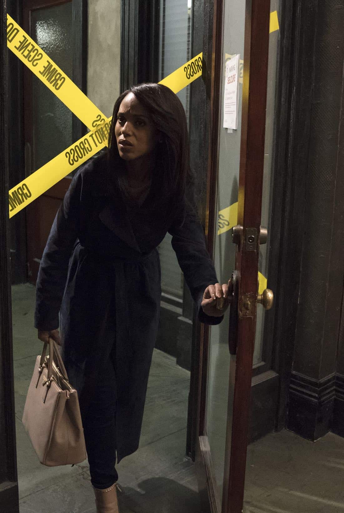 SCANDAL - "The Noise" - When Charlie is taken into custody for the hijacking of Air Force Two, Quinn is faced with an important choice. Meanwhile, Cyrus is pulling the strings behind closed doors and sets out to recruit Jake to join him on his quest for the White House, on "Scandal," airing THURSDAY, MARCH 29 (10:00-11:00 p.m. EDT), on The ABC Television Network. (ABC/Mitch Haaseth) KERRY WASHINGTON