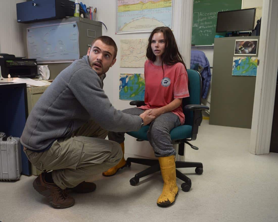 SIREN - "Pilot" - The coastal town of Bristol Cove, once known for being home to mermaids, is turned upside down with the arrival of a mysterious girl. This series premiere of "Siren" airs Thursday, March 29 (8:00-9:01 p.m. EDT) on Freeform. (Freeform/Sergei Bachlakov) ALEX ROE, ELINE POWELL