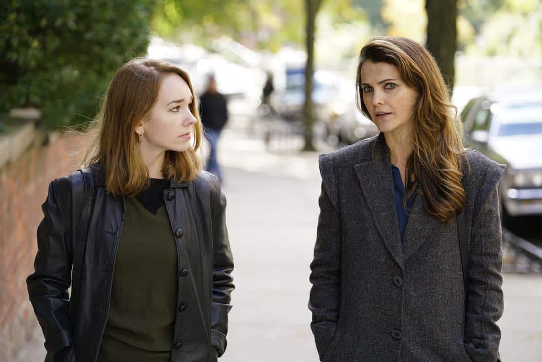 THE AMERICANS -- "Tchaikovsky" -- Season 6, Episode 2 (Airs Wednesday, April 4, 10:00 pm/ep) -- Pictured: (l-r) Holly Taylor as Paige Jennings, Keri Russell as Elizabeth Jennings. CR: Patrick Harbron/FX