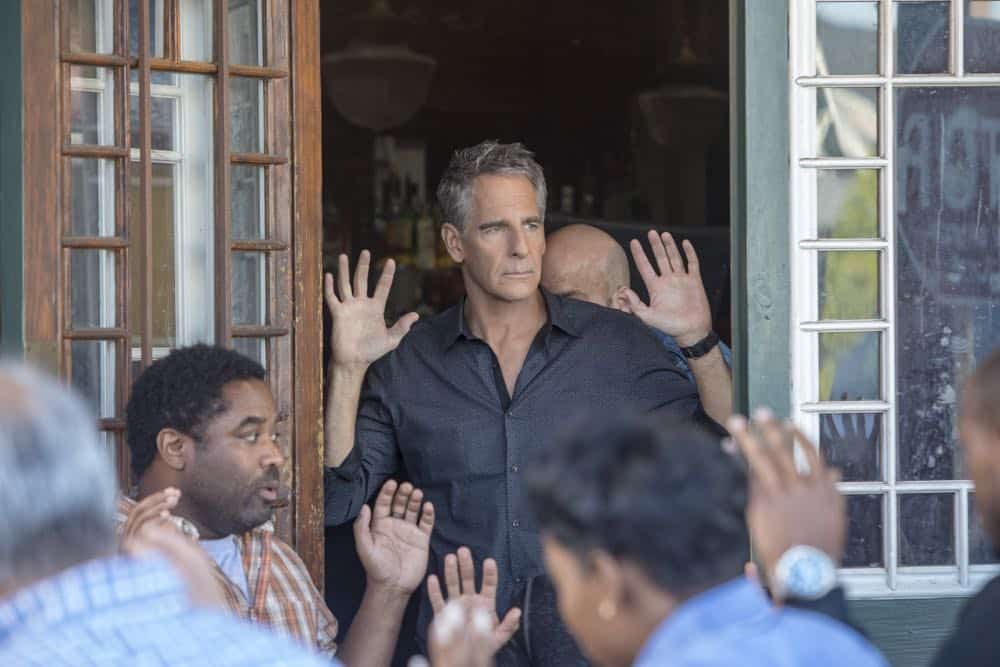 ÃÂPowder KegààPride and his bar patrons, including Sydney Halliday (Riann Steele) who is visiting Pride after leaving the Army, are held hostage by a group of volatile thieves, on NCIS: NEW ORLEANS, Tuesday, April 17 (10:00-11:00 PM, ET/PT) on the CBS Television Network. Pictured: Scott Bakula as Special Agent Dwayne Pride Photo: Skip Bolen/CBS é2018 CBS Broadcasting, Inc. All Rights Reserved