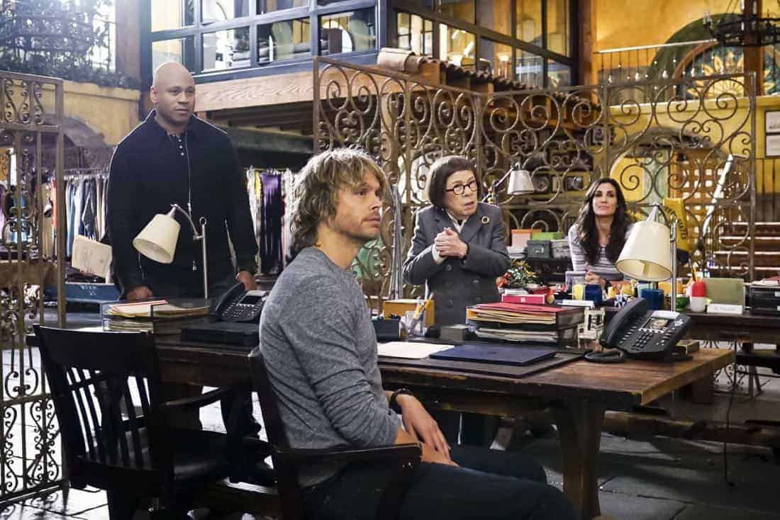 "Vendetta" - Pictured: LL COOL J (Special Agent Sam Hanna), Eric Christian Olsen (LAPD Liaison Marty Deeks), Linda Hunt (Henrietta "Hetty" Lange) and Daniela Ruah (Special Agent Kensi Blye). Callen and Sam join forces with Anna Kolcheck (Bar Paly) and the Bureau of Alcohol, Tobacco and Firearms (ATF), when Arkady Kolcheck (Vyto Ruginis) warns NCIS that a notorious international weapons dealer has returned to the states. Also, the case requires Eric to go undercover as a bank IT technician, on NCIS: LOS ANGELES, Sunday, April 8 (9:00-10:00 PM, ET/PT) on the CBS Television Network. Photo: Monty Brinton/CBS é2018 CBS Broadcasting, Inc. All Rights Reserved.