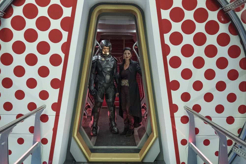 THE EXPANSE -- "Fight or Flight" Episode 301 -- Pictured: (l-r) Frankie Adams as Bobbie Draper, Shohreh Aghdashloo as Chrisjen Avasarala -- (Photo by: Rafy/Syfy)