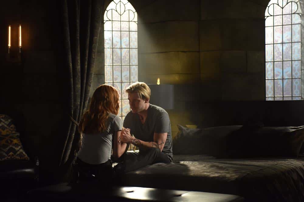 SHADOWHUNTERS - "Thy Soul Instructed" - Jace’s concerns grow about his mental state and turns to Luke for information on his family’s past. Clary and Izzy go after a rogue vampire and Simon hunts for a new apartment. This episode of "Shadowhunters" airs Tuesday, April 10 (8:00 - 9:00 p.m. EDT) on Freeform. (Freeform/John Medland) KATHERINE MCNAMARA, DOMINIC SHERWOOD
