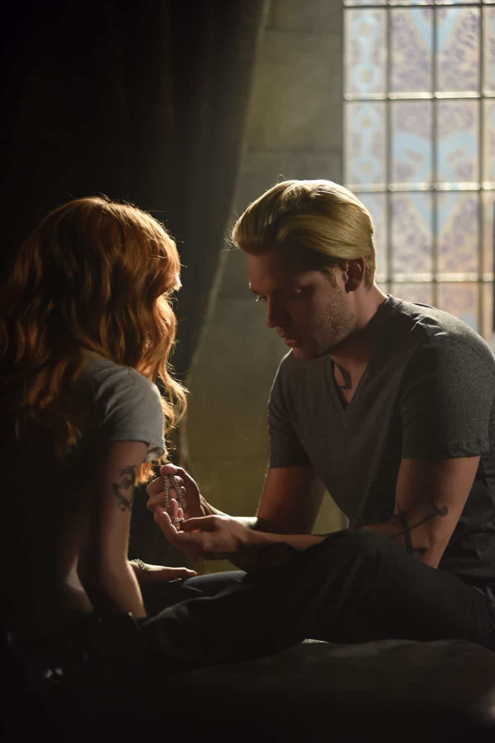 SHADOWHUNTERS - "Thy Soul Instructed" - Jace’s concerns grow about his mental state and turns to Luke for information on his family’s past. Clary and Izzy go after a rogue vampire and Simon hunts for a new apartment. This episode of "Shadowhunters" airs Tuesday, April 10 (8:00 - 9:00 p.m. EDT) on Freeform. (Freeform/John Medland) KATHERINE MCNAMARA, DOMINIC SHERWOOD