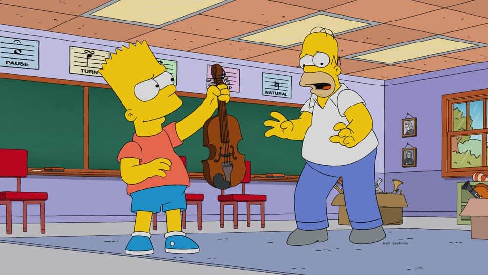 THE SIMPSONS: Homer and Marge follow Moe after the bar closes early and discover him and his father fighting. The Simpsons, after finding out that Moe has been excommunicated from his family for years, attempt to bring them back together in the “King Leer” episode of THE SIMPSONS airing Sunday, April 15 (8:00-8:30 PM ET/PT) on FOX. THE SIMPSONS ™ and © 2018 TCFFC ALL RIGHTS RESERVED.