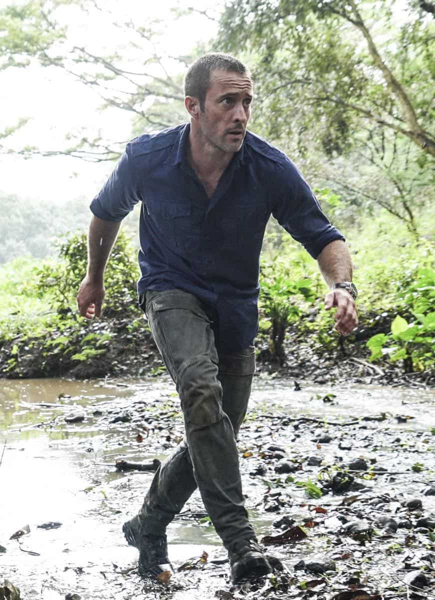 "He lokomaika'i ka manu o Kaiona" -- Catherine Rollins (Michelle Borth) recruits McGarrett and Jerry to help her track down a uranium deposit thought to be hidden on an abandoned Hawaiian island before a suspected terrorist can make dirty bombs with it. Also, when Junior falls and is trapped in a ravine, he reflects on his estranged relationship with his father, on HAWAII FIVE-0, Friday, April 13 (9:00-10:00 PM, ET/PT) on the CBS Television Network. Pictured: Alex O'Loughlin as Steve MCGarrett. Photo: Karen Neal/CBS é2018 CBS Broadcasting, Inc. All Rights Reserved ("He lokomaika'i ka manu o Kaiona" is Hawaiian for "Kind is the Bird of Kaiona")