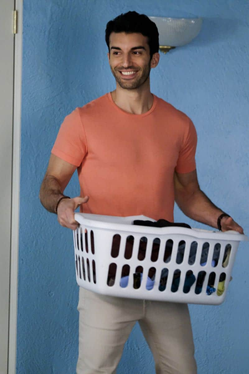 Jane The Virgin -- "Chapter Eighty" -- Image Number: JAV416b_0098.jpg -- Pictured: Justin Baldoni as Rafael -- Photo: Tyler Golden/The CW -- é 2018 The CW Network, LLC. All Rights Reserved.