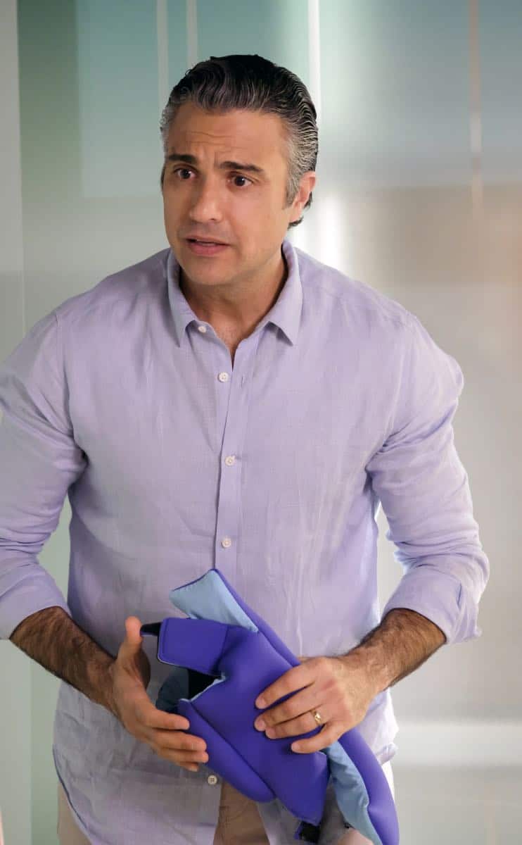Jane The Virgin -- "Chapter Eighty" -- Image Number: JAV416b_0512.jpg -- Pictured: Jaime Camil as Rogelio -- Photo: Tyler Golden/The CW -- é 2018 The CW Network, LLC. All Rights Reserved.