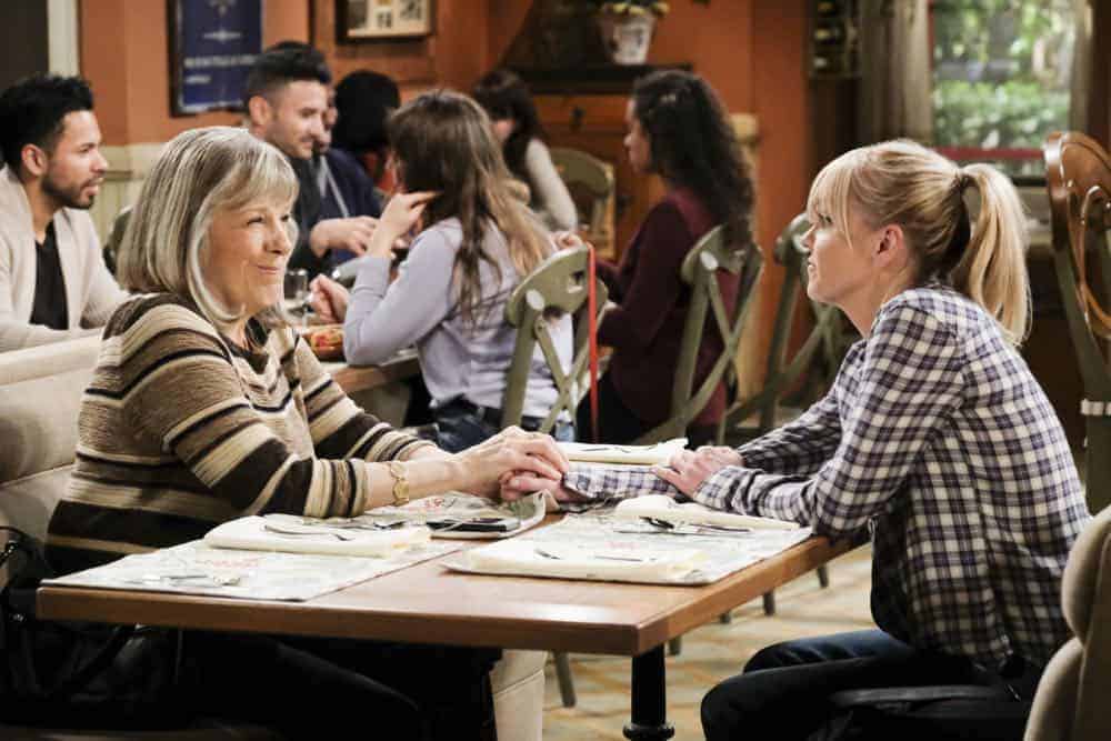 "Spaghetti Sauce and a Dumpster Fire" -- Christy considers getting a new sponsor, Nora (Yvette Nicole Brown), after witnessing Marjorie have a major meltdown in a grocery store, and Bonnie tries her hand at being a supportive friend, on MOM, Thursday, April 19 (9:01-9:30 PM, ET/PT) on the CBS Television Network. Pictured Left to right: Mimi Kennedy as Marjorie and Anna Faris as Christy. Photo: Darren Michaels/Warner Bros. Entertainment Inc. é 2018 WBEI. All rights reserved.