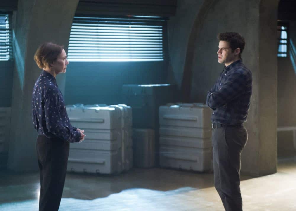 Supergirl -- "Schott Through the Heart" -- Image Number: SPG314a_0286.jpg -- Pictured (L-R): Laurie Metcalf as Mary McGowan and Jeremy Jordan as Winn -- Photo: Diyah Pera/The CW -- é 2018 The CW Network, LLC. All rights reserved.