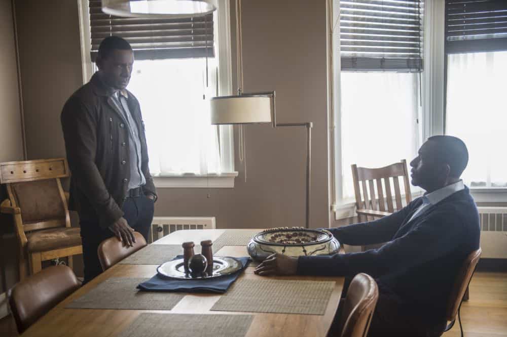 Supergirl -- "Schott Through the Heart" -- Image Number: SPG314c_0020.jpg -- Pictured (left): David Harewood as Hank/J'onn and Carl Lumbly as MÃÂyrnn JÃÂonzz -- Photo: Diyah Pera/The CW -- é 2018 The CW Network, LLC. All rights reserved.