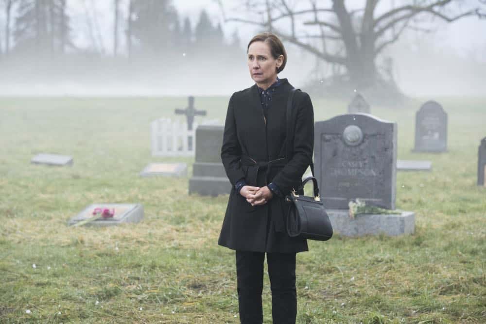 Supergirl -- "Schott Through the Heart" -- Image Number: SPG314b_0171.jpg -- Pictured: Laurie Metcalf as Mary McGowan -- Photo: Dean Buscher/The CW -- é 2018 The CW Network, LLC. All rights reserved.